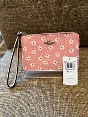 Coach Pink Daisy Print corner Zip Wristlet wallet NWT